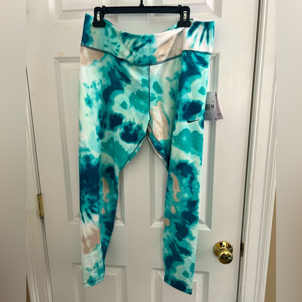 NWT Nike DriFit Leggings XXL